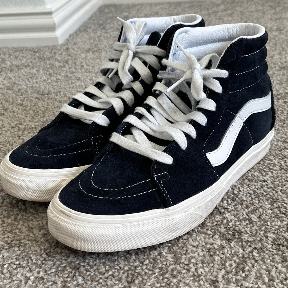 Like new Vans sk8 high suede navy ecodry with Dupoint protection